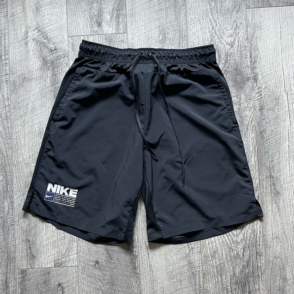 Nike shorts (set of 2!)